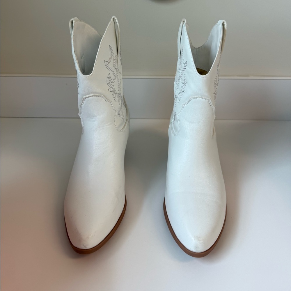 White Faux-Leather Cowboy Boot. Size 39. Excellent Condition. - Picture 8 of 8